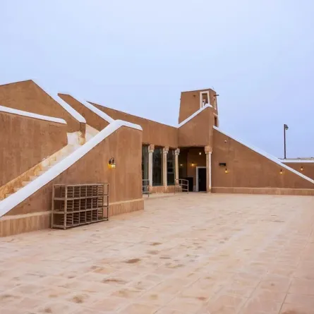 مشروع الأمير محمد بن سلمان لتطوير المساجد التاريخية يجدد مسجد الروساء بالمجمعة - الصورة من واس