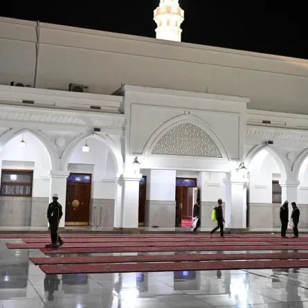 تجهيز 925 مصلى وجامعا لصلاة عيد الفطر بالمدينة المنورة - الصورة من واس