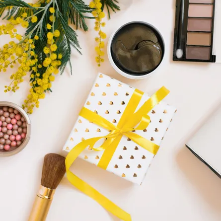 مستحضرات مكياج هدايا يوم الأم 2025