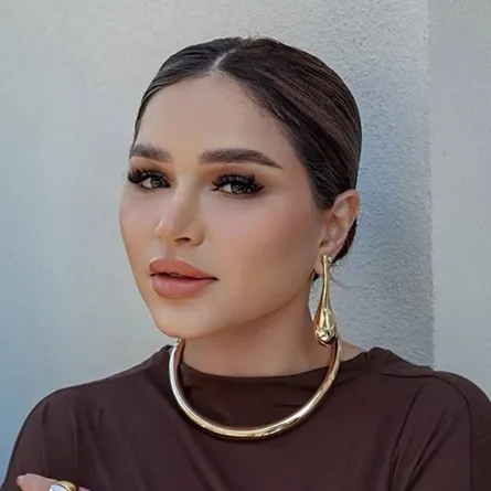 تألقي بصيحات مكياج ناعمة لربيع 2025 على طريقة مدونات الموضة