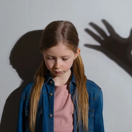 تفسير حلم ضرب الأب لابنته-مصدر الصورة: Freepik