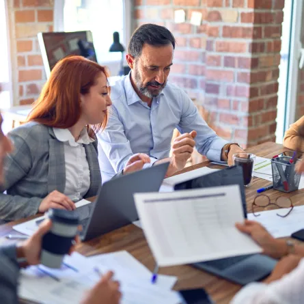 قرارات جماعية بشكل أفضل! - الصورة من Adobestock