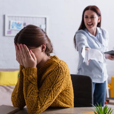 صورة لأم مع ابنتها