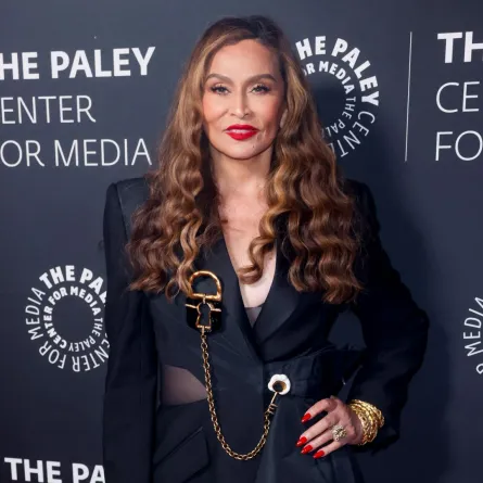 تينا نولز في بيفرلي هيلز (Tina Knowles in Beverly Hills). مصدر الصورة: ETIENNE LAURENT / AFP