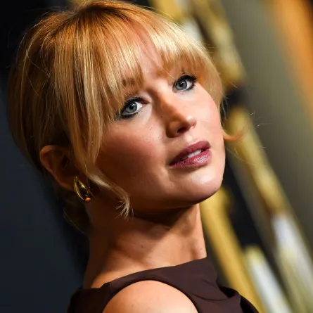 جينيفر لورانس في قاعة راي دولبي في لوس أنجلوس (Jennifer Lawrence at the Ray Dolby Ballroom in Los Angeles). مصدر الصورة: VALERIE MACON / AFP