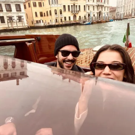 بينار دينيز وكان يلديرم-الصورة من حساب كان على انستغرام