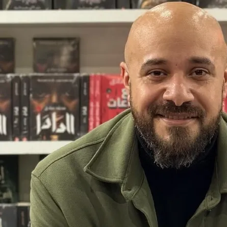 مؤلف فيلم هيبتا يعلن خطوبته رسمياً