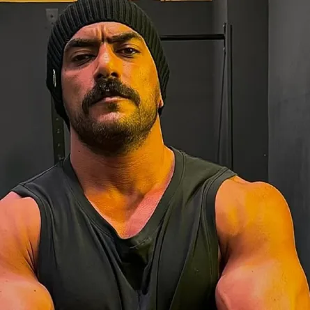 أحمد العوضي يتفاعل مع دعاء سيده عجوز له