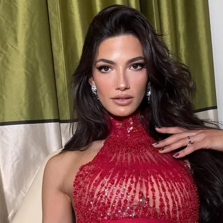 تسريحات شعر تناسب الفساتين الطويلة من وحي النجمات 