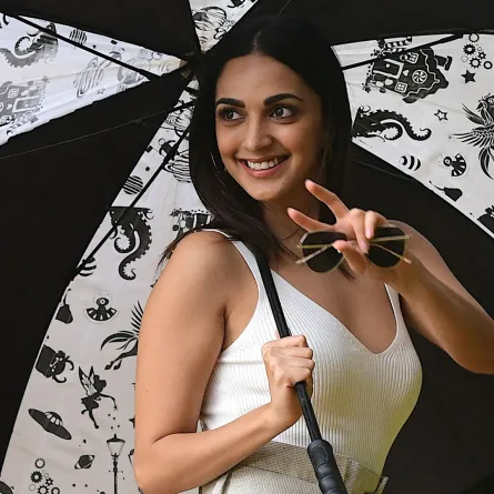 كيارا أدفاني في مومباي (Kiara Advani in Mumbai). مصدر الصورة: SUJIT JAISWAL / AFP