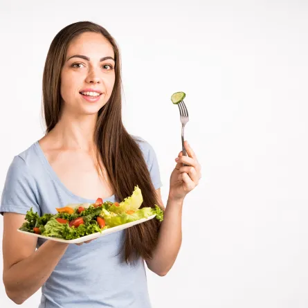 سيدة تعتمد حمية الخمسة أيام لخسارة الوزن