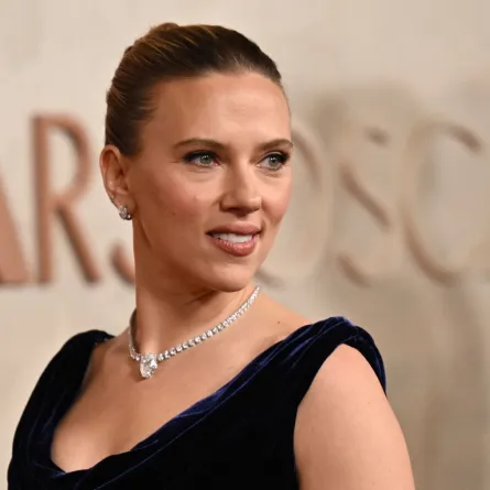 سكارليت جوهانسون في مسرح دولبي في هوليوود، كاليفورنيا (Scarlett Johansson at the Dolby Theatre in Hollywood, California). مصدر الصورة: ANGELA WEISS / AFP