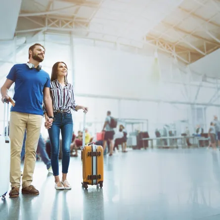 ثنائي في المطار