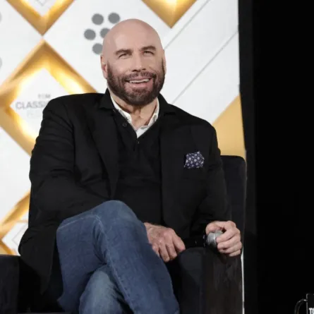 جون ترافولتا في مسرح تي سي إل الصيني في هوليوود، كاليفورنيا (John Travolta at TCL Chinese Theatre in Hollywood, California). مصدر الصورة: Emma McIntyre/Getty Images for TCM/AFP