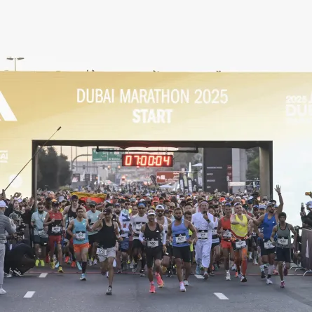 التسجيل بالنسخة الـ25 من ماراثون دبي. الصورة من مكتب دبي الإعلامي