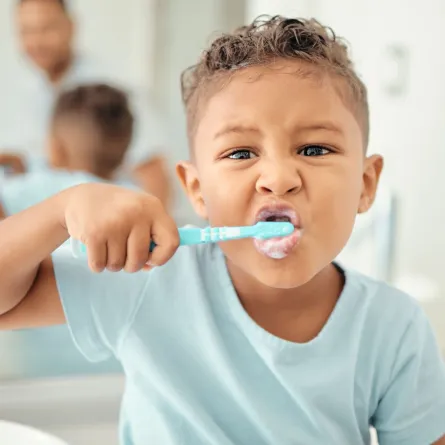 صورة غسل الأسنان