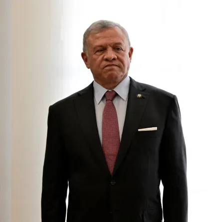 الملك عبدالله الثاني في قصر لا مونكلوا في مدريد (King Abdullah II at La Moncloa palace in Madrid). مصدر الصورة: JAVIER SORIANO / AFP