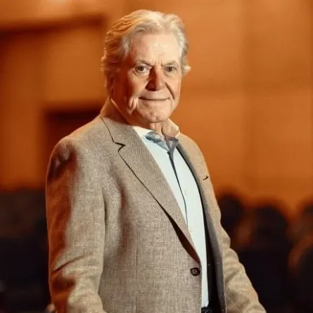 حسين فهمي- الصورة من حسابه على إنستغرام