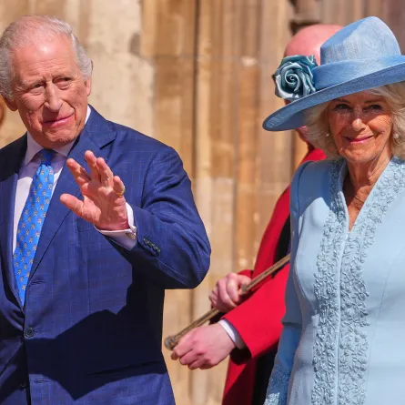 الملك تشارلز والملكة كاميلا يحتفلان بيوم الفصح (King Charles and Queen Camilla celebrate Easter Day). مصدر الصورة: Kirsty Wigglesworth / POOL / AFP