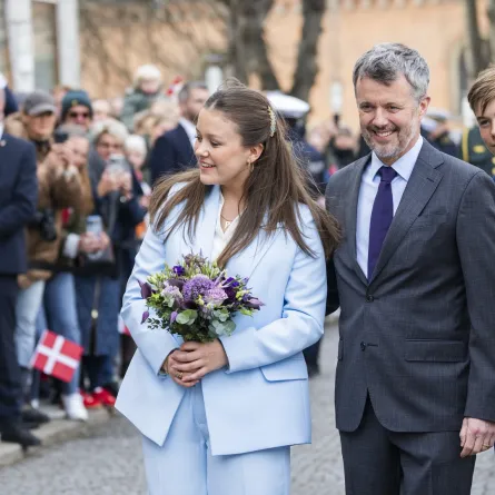 أميرة النمارك مع والدها الملك فريدريك ملك الدنمارك (مصدر الصورة: Martin Sylvest Andersen/Getty Images)