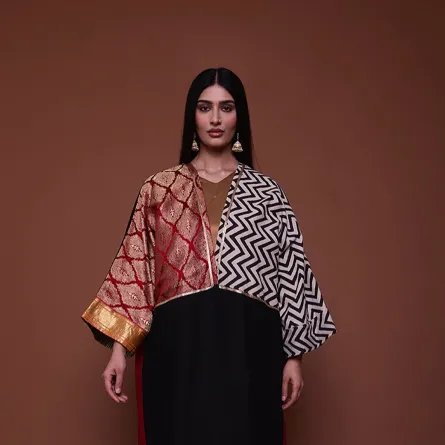 عباية من مجموعة ايوا لندن Aywa London - الصورة من حساب الماركة على إنستغرام