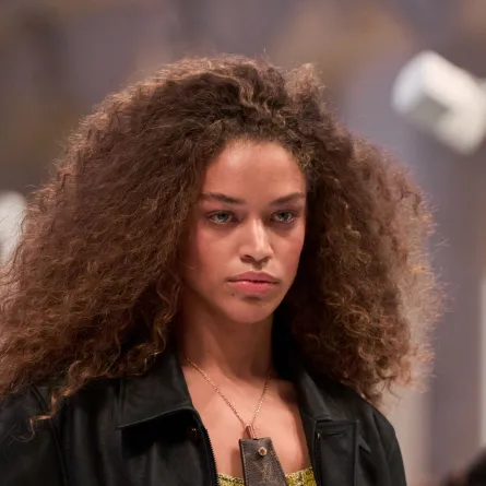 هل يسبب الشامبو تساقط شعرك؟ 