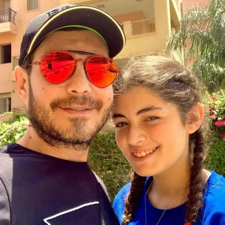 أحمد زاهر وابنته ليلى- الصورة من حسابه على إنستغرام