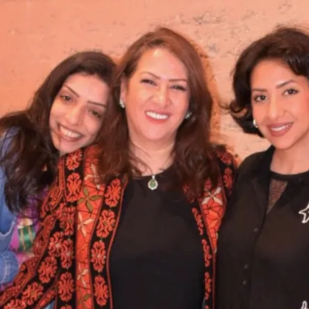 أماني الجميل وسمر ششة وزينب السيف- الصورة من حساب أماني الجميل على الانستغرام