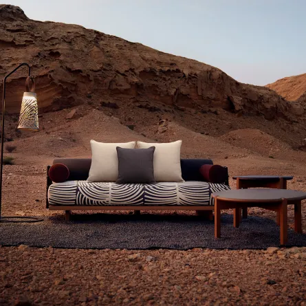 مجلس عربي معاصر من علامة جوانا حمدان