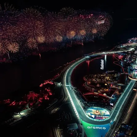 انطلاق سباقات السيارات فورمولا 1 جدة  - الصورة من واس