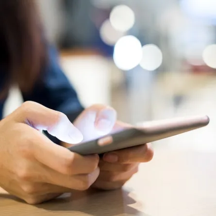 الاستخدام  المفرط للهاتف المحمول -صورة تعبيرية