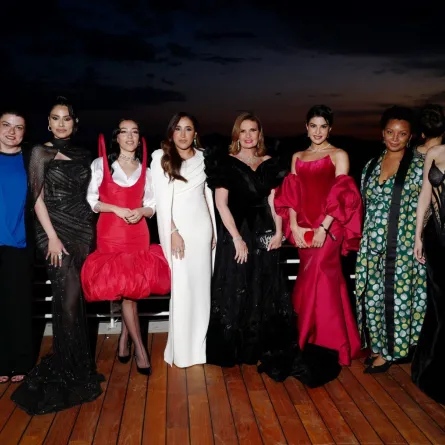 أمينة خليل، إلهام علي، سارة طيبة، جمانا الراشد، يسرا، جاكلين فرنانديز، رونغانو نيوني، إنجفا واراها، وشيفاني بانديا مالهوترا، يحضرن حفل "المرأة في السينما" الذي أقامته مؤسسة البحر الأحمر السينمائي في كاب دانتيب، فرنسا (Amina Khalil, Elham Ali, Sarah Taibah, Jomana R. Alrashid, Yousra, Jacqueline Fernandez, Rungano Nyoni, Engfa Waraha and Shivani Pandya Malhotra attend the Red Sea Film Foundation's "Women In Cinema" Gala in Cap d'Antibes, France). مصدر الصورة: Hoda Davaine/Getty Images for Red Sea Film Founda