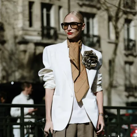 إطلالة بالبدلة- الصورة من Launchmetrics/Spotlight ©