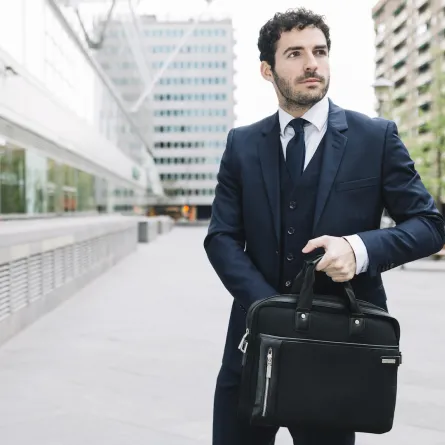 عدة أسباب تقود الموظف لتغيير طريقة ملابسه بعد الترقية هل تعرفها؟