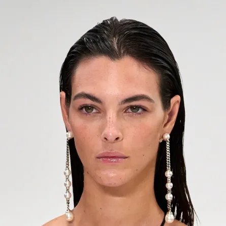 غلوس الشفاه الوردي