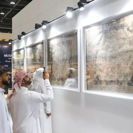 مقتنيات نادرة في معرض أبوظبي للكتاب. الصورة من wam