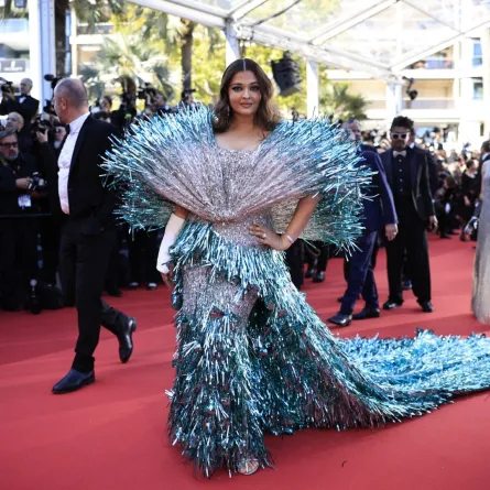آيشواريا راي باتشان في الدورة 77 من مهرجان كان السينمائي في كان، جنوب فرنسا (Aishwarya Rai Bachchan at the 77th edition of the Cannes Film Festival in Cannes, southern France). مصدر الصورة: Valery HACHE / AFP