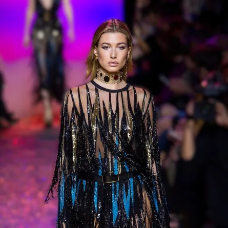 هايلي بيبر Hailey Bieber- مصدر الصورة Launchmetrics/Spotlight©