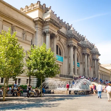 لقطة خارجية لمتحف المتروبوليتان للفنون  