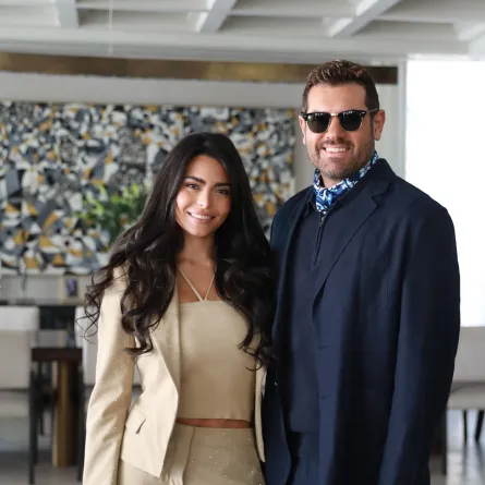 عمرو يوسف وأسماء جلال من فيلم السلم والثعبان: أحمد ومالك– الصورة من الشركة المنتجة