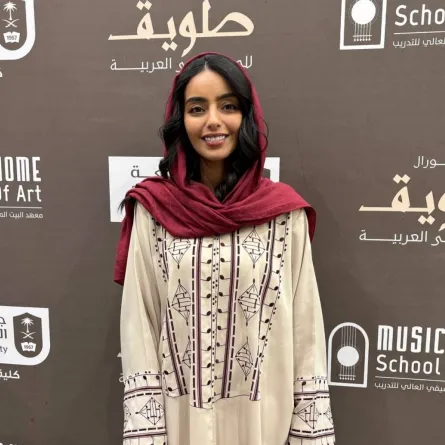 أحلام الشمري -الصورة  خاصة بسيدتي  من تصوير زكية البلوشي