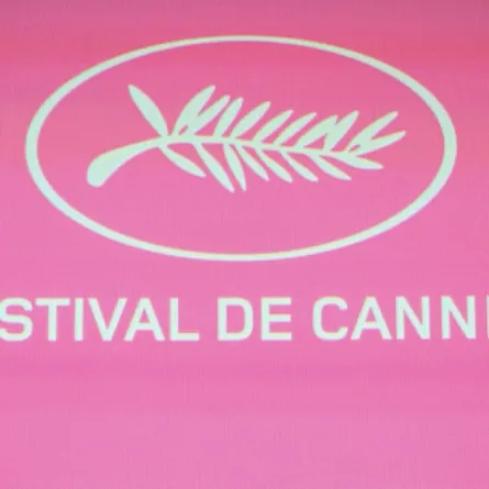 شعار مهرجان كان السينمائي (logo of the Cannes Film Festival). مصدر الصورة: Bertrand GUAY / AFP