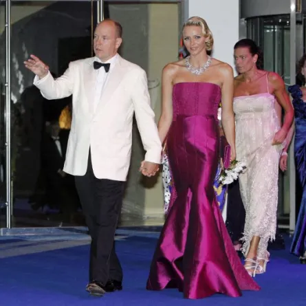الأمير ألبير الثاني وزوجته تشارلين دو موناكو Prince Albert II of Monaco and Princess Charlene of Monaco -مصدر الصورة  SEBASTIEN NOGIER / AFP