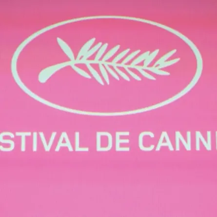 شعار مهرجان كان السينمائي (logo of the Cannes Film Festival). مصدر الصورة: Bertrand GUAY / AFP