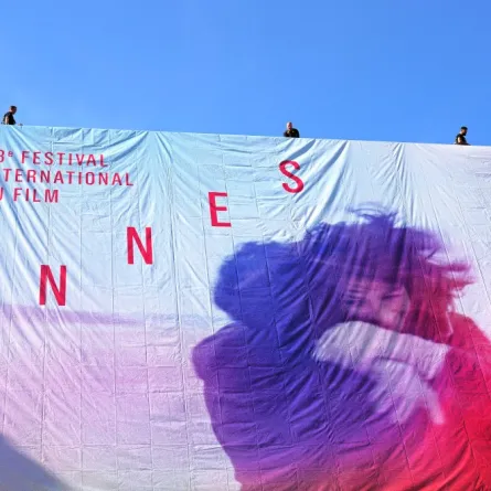 ملصق مهرجان كان 2025 قبل ساعات من الافتتاح - مصدر الصورة  Valery HACHE / AFP