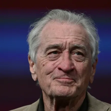 روبرت دي نيرو في جلسة حوارية بالدورة الثامنة والسبعين لمهرجان كان السينمائي (  Robert De Niro at the 78th Cannes Film Festival panel discussion). مصدر الصورة:Miguel MEDINA / AFP