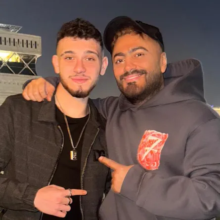تامر حسني برفقة الشامي- الصورة من حساب الفنان الشامي بإنستغرام