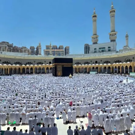 يهدف برنامج إجابة السائلات الموجه لقاصدات المسجد الحرام؛ لزيادة عدد مراكز الإجابة النسائية، وتوسيع نطاقها مكانًا وزمانًا