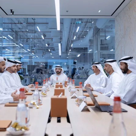 الشيخ حمدان بن محمد بن راشد يوجه بإطلاق مركز دبي لتكنولوجيا العقار. الصورة من الحساب الرسمي لولي عهد دبي على منصة x