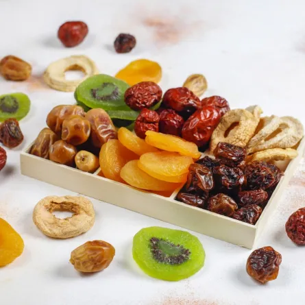 الفواكه المجففة وجبة خفيفة صحية